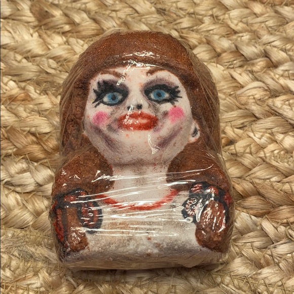 Annabelle bath bomb